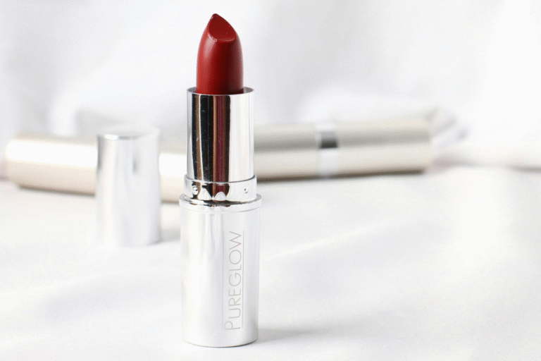 Taylor Swift Red Lipstick